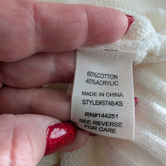 Jessica Simpson 'Kiss Me' Heart Sweater - Picture 11 of 12